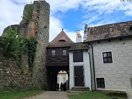 Hrad a zámek Klenová