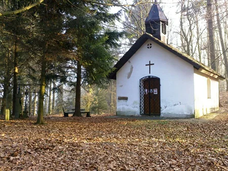 Medvědí kaple nedaleko penzionu St. Leonhard