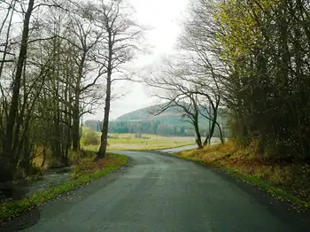 Nedaleko penzionu vlevo
